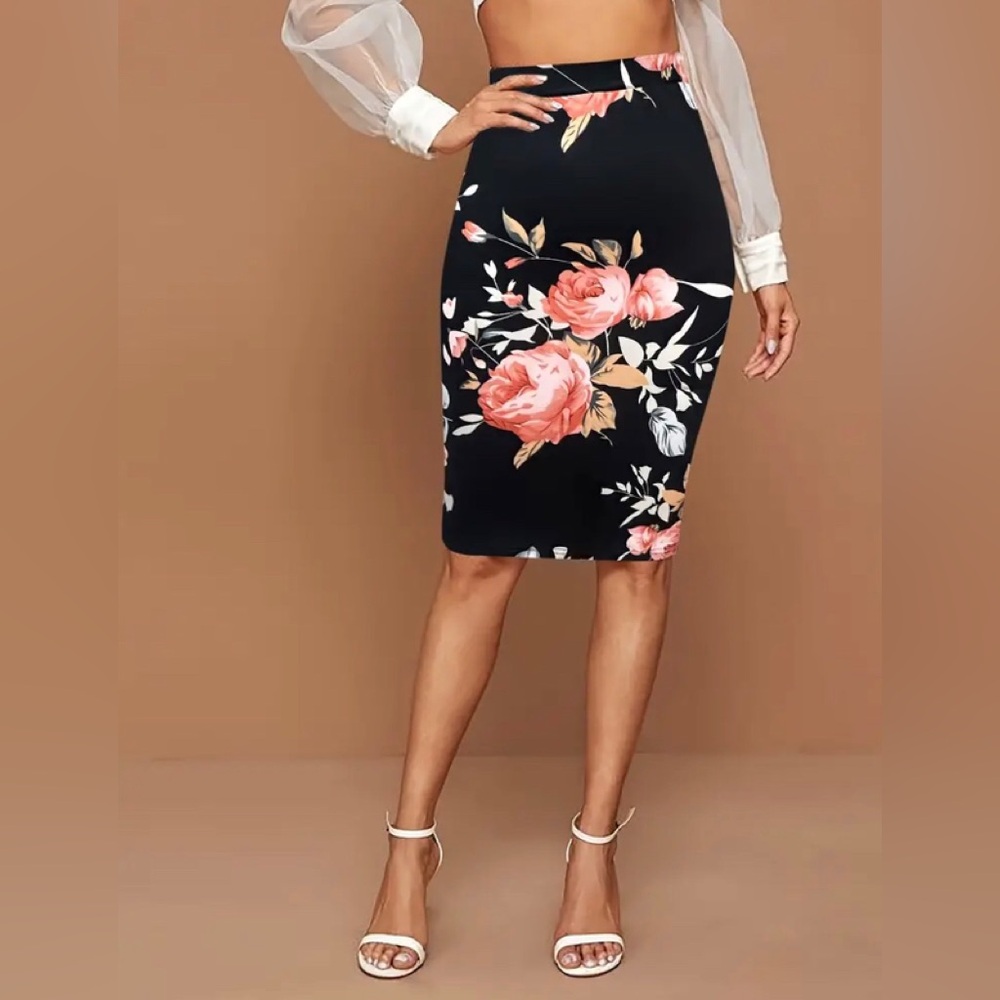 🌸NEW🌸Chic Floral MIDI Body Con Skirt 🌸